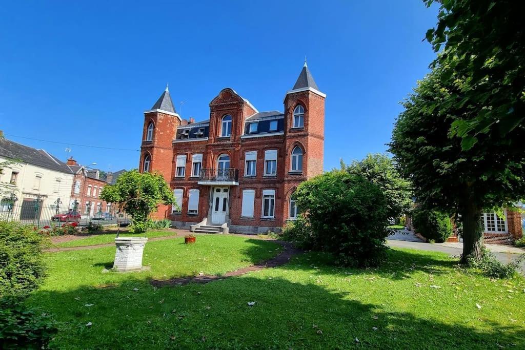 Studio En Rez De Jardin Avec Terrasse Privee - Le Petit Chateau Avesnois - Tv - Wifi - Logement Complet Avesnes-sur-Helpe Екстериор снимка